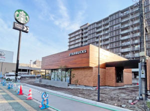 国道10号線沿いの「スターバックスコーヒー 別府上人ケ浜店」は7月11日にオープンするみたい！